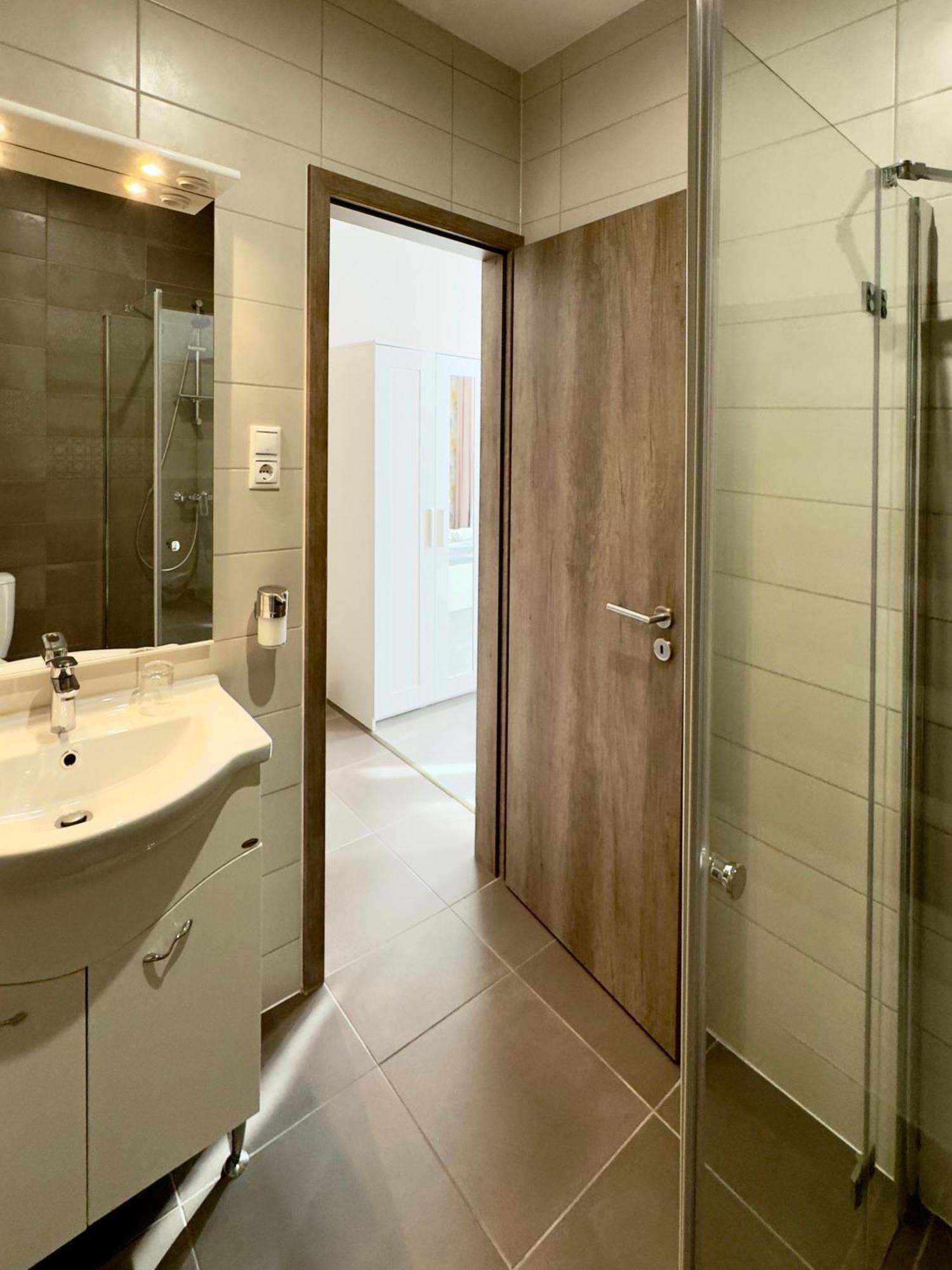 Center Rooms Miskolc Dış mekan fotoğraf